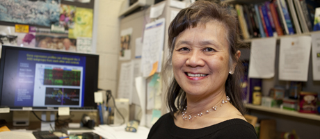 Valerie Hu in lab smiling