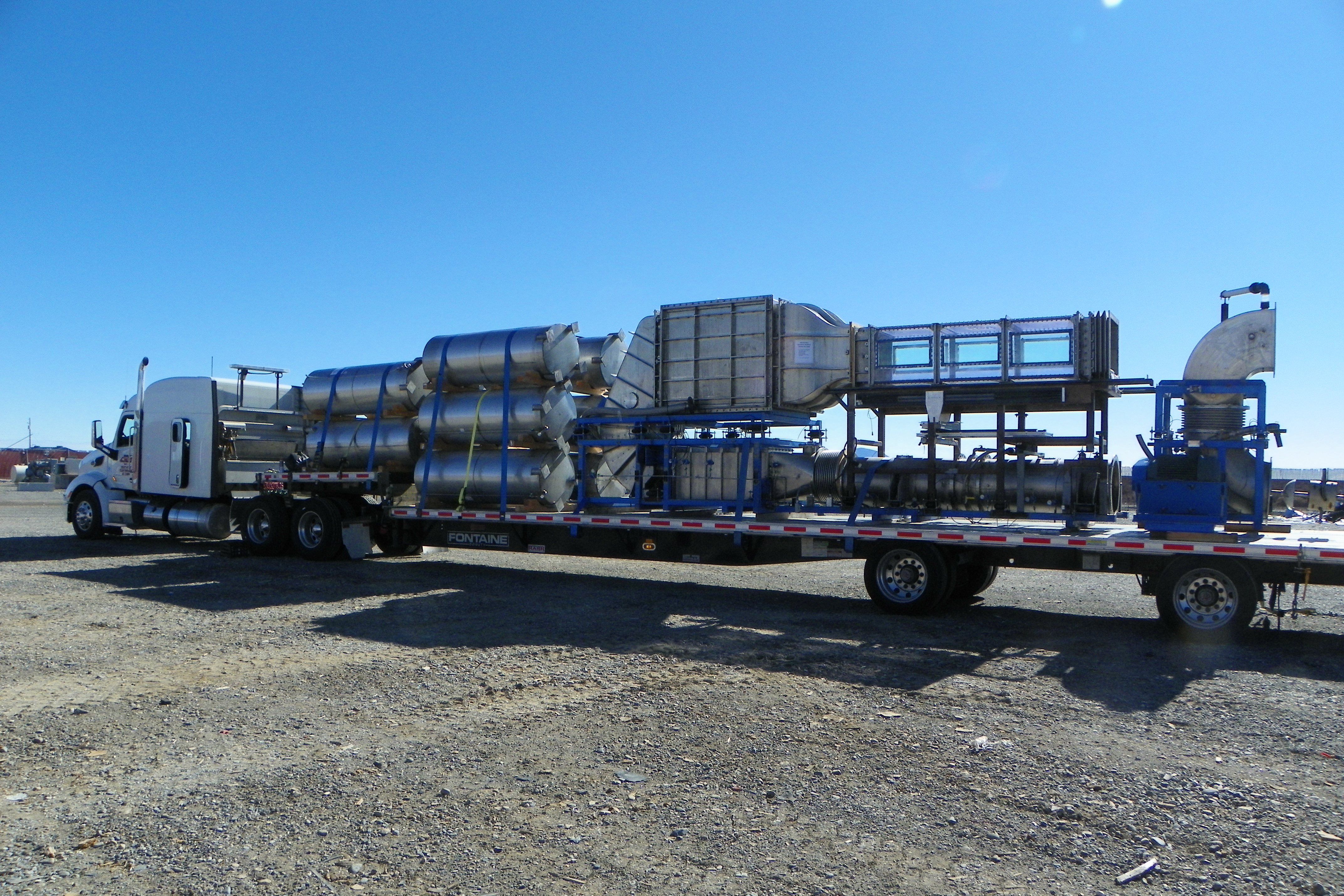 One of multiple semi-trailer trucks that hauled pieces of the former MIR system to GW. (Philippe Bardet)