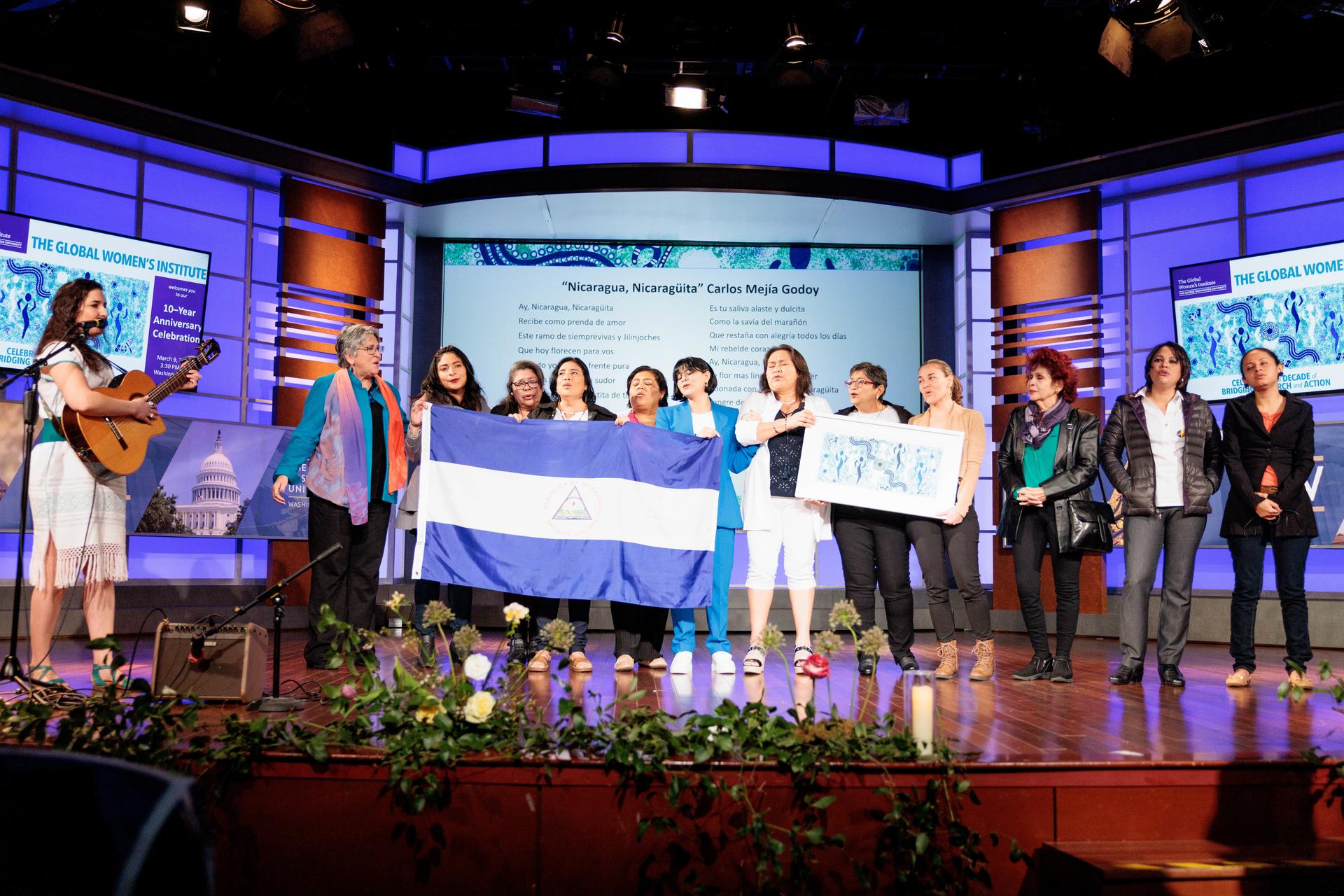 Elena La Fulana, Mary Ellsberg and Nicaraguan activists