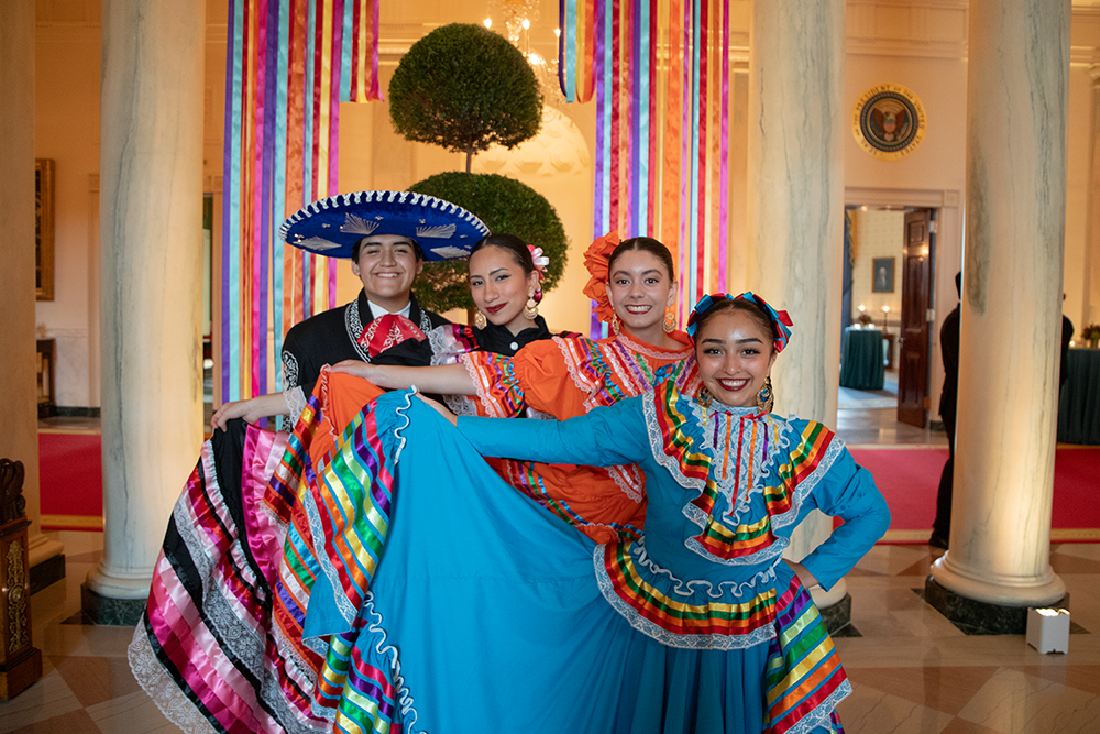 Members of GW Folklórico in traditional costume at the White House reception. (Courtesy Marko Sánchez)