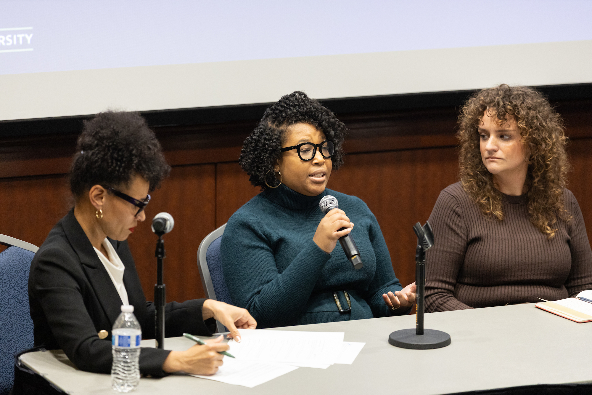 Denisha Porter, center, with moderator Tetiana Anderson (L) and fellow panelist Erin Saul. ( 