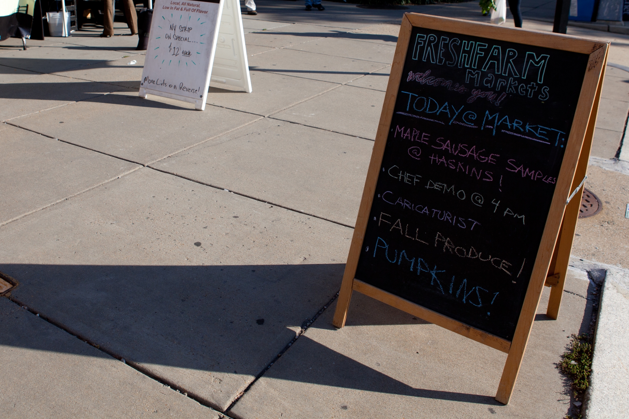 FRESHFARM farmers market sign