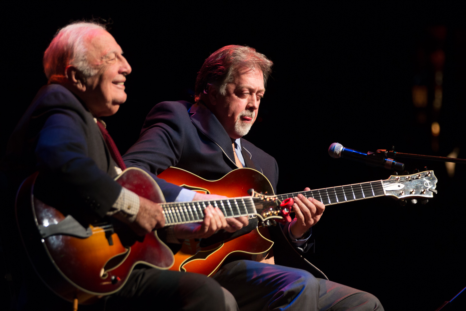 Jazz guitarists Bucky Pizzarelli and Ed Laub impress with their seven-string guitars.