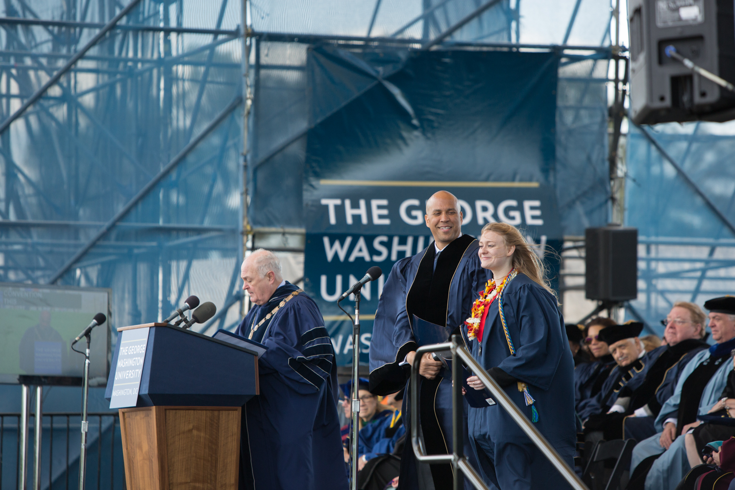 COMMENCEMENT2016_GALLERY