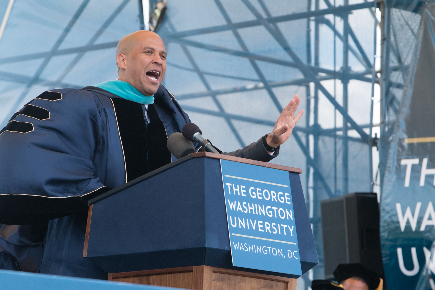 COMMENCEMENT2016_GALLERY