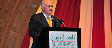 Steven Knapp speaking to students from podium at Al Akhawayn University