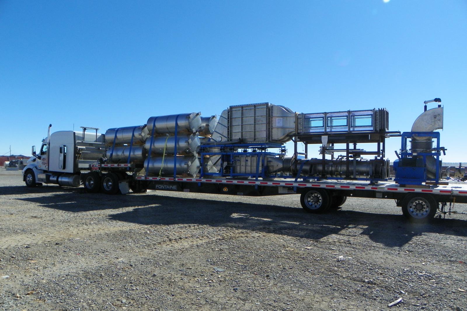 One of multiple semi-trailer trucks that hauled pieces of the former MIR system to GW. (Philippe Bardet)