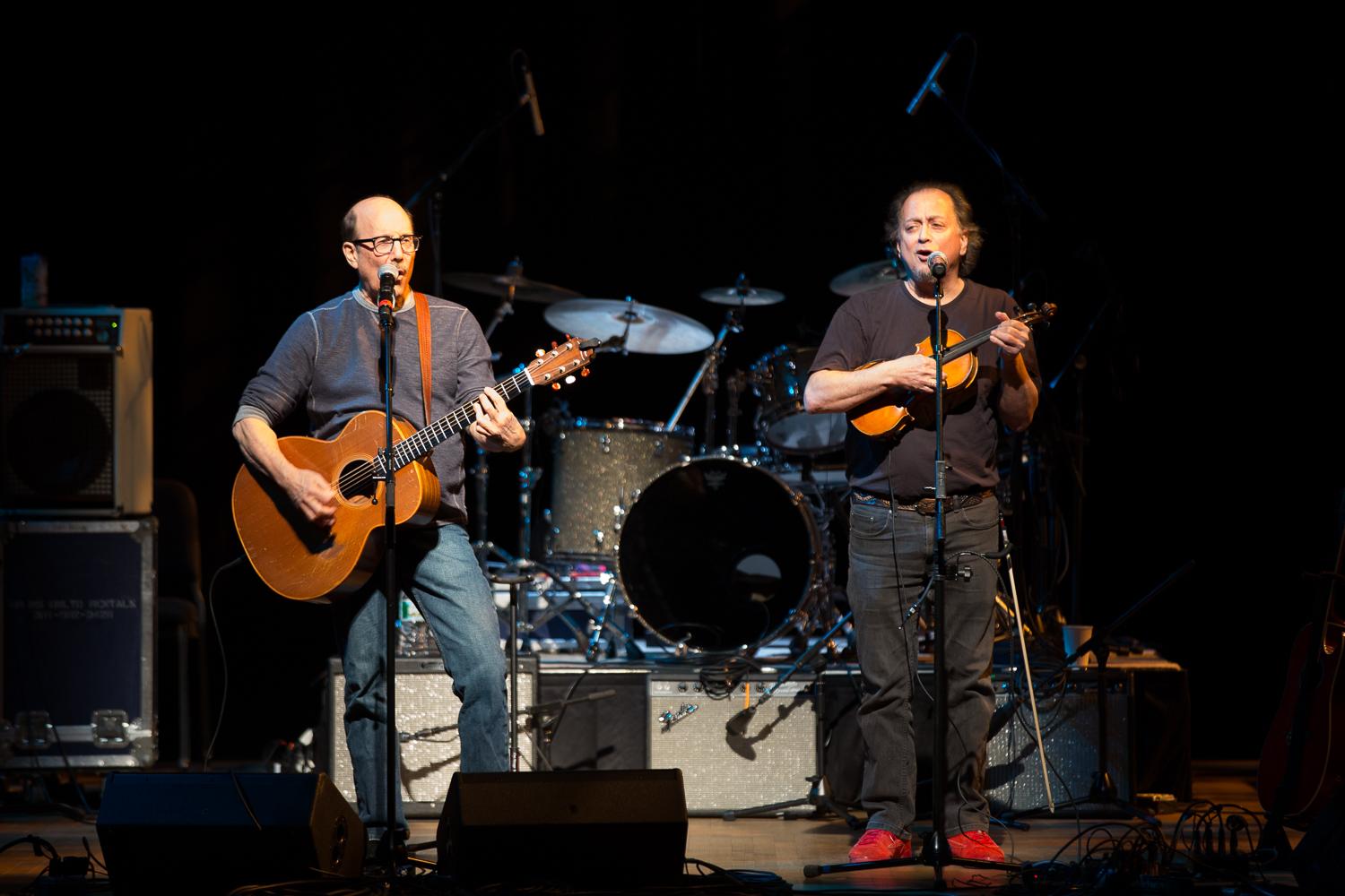 David Buskin and Robin Batteau play a mix of folk and pop.